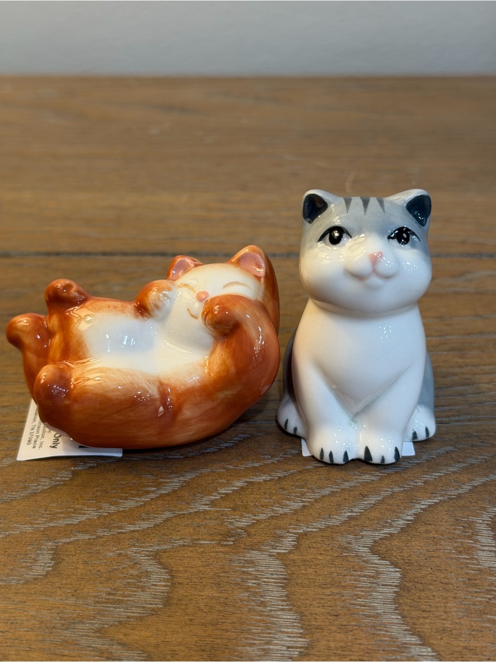 Cracker Barrel Miniature Ceramic Cat Salt & Pepper Set